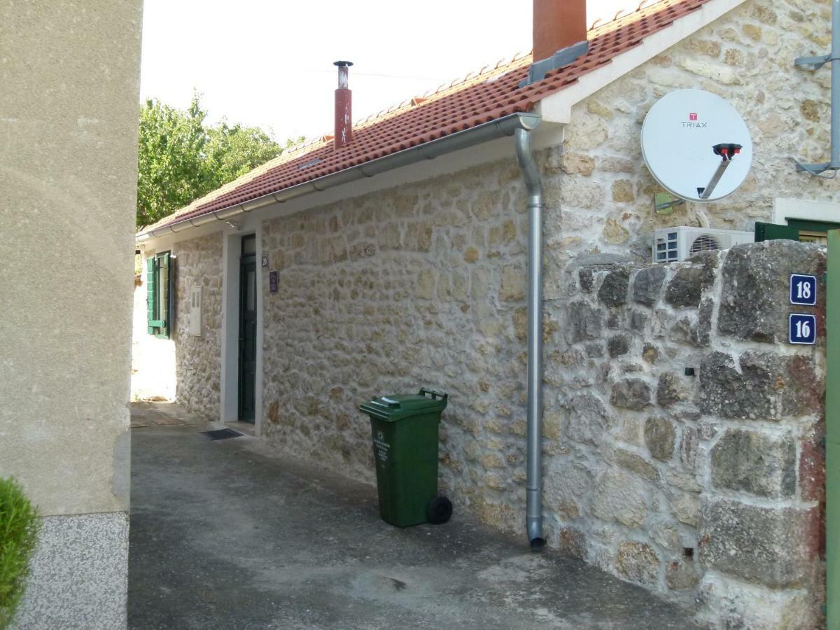 Dalmatian Stone House Angela Villa Drniš Eksteriør bilde